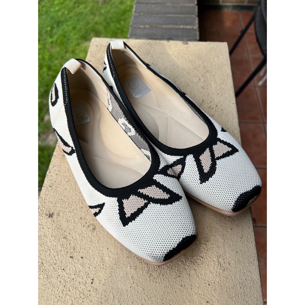 CL by Laundry Knit Ballet Flats Square Toe White Black Petal Pattern Size 7.5